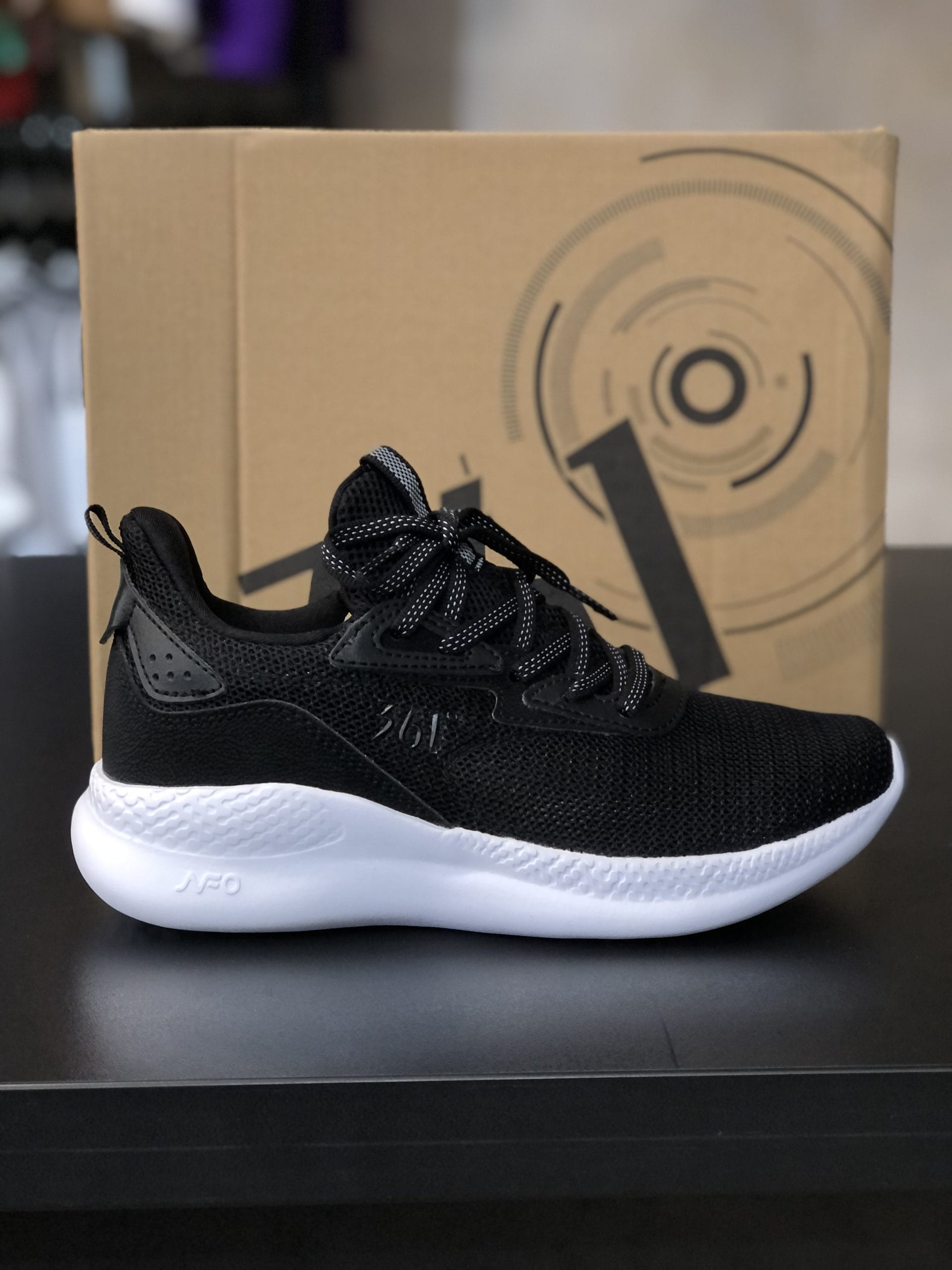 کتونی اورجینال ۳۶۱